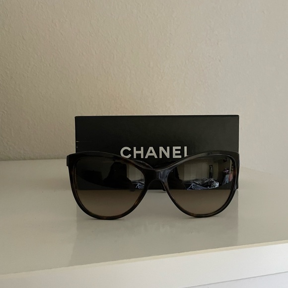 Authentic Chanel Cat Eye Sunglasses - Picture 3 of 5